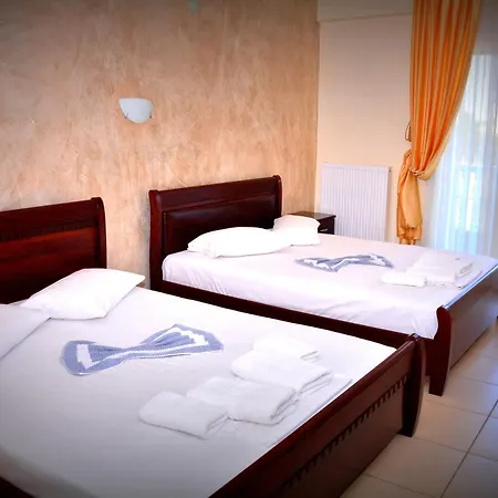 Paris Hotel 2*
