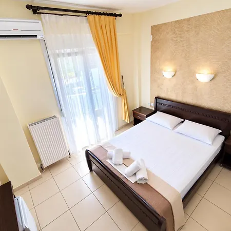 Paris Hotel 2*